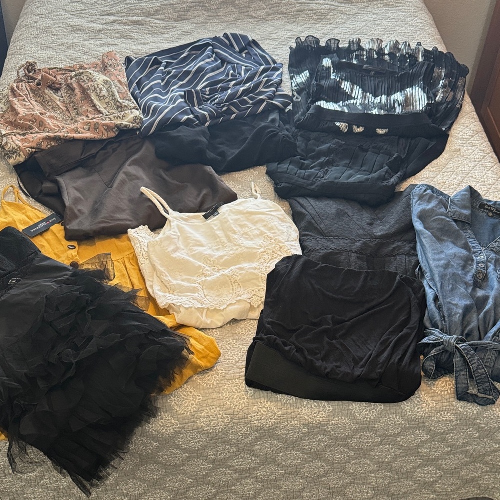 Dress Bundle Lot of 12 (Bebe,BCBG,Rachel Roy,Eci,Romeo & Juliet)